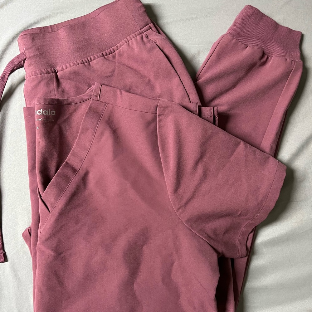 Mauve Mandala jogger style scrub set. S/M